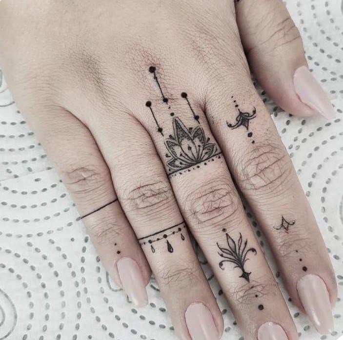 50 Finger Tattoo Ideas For Those Looking - TattooBlend-vachngandaiphat.com.vn